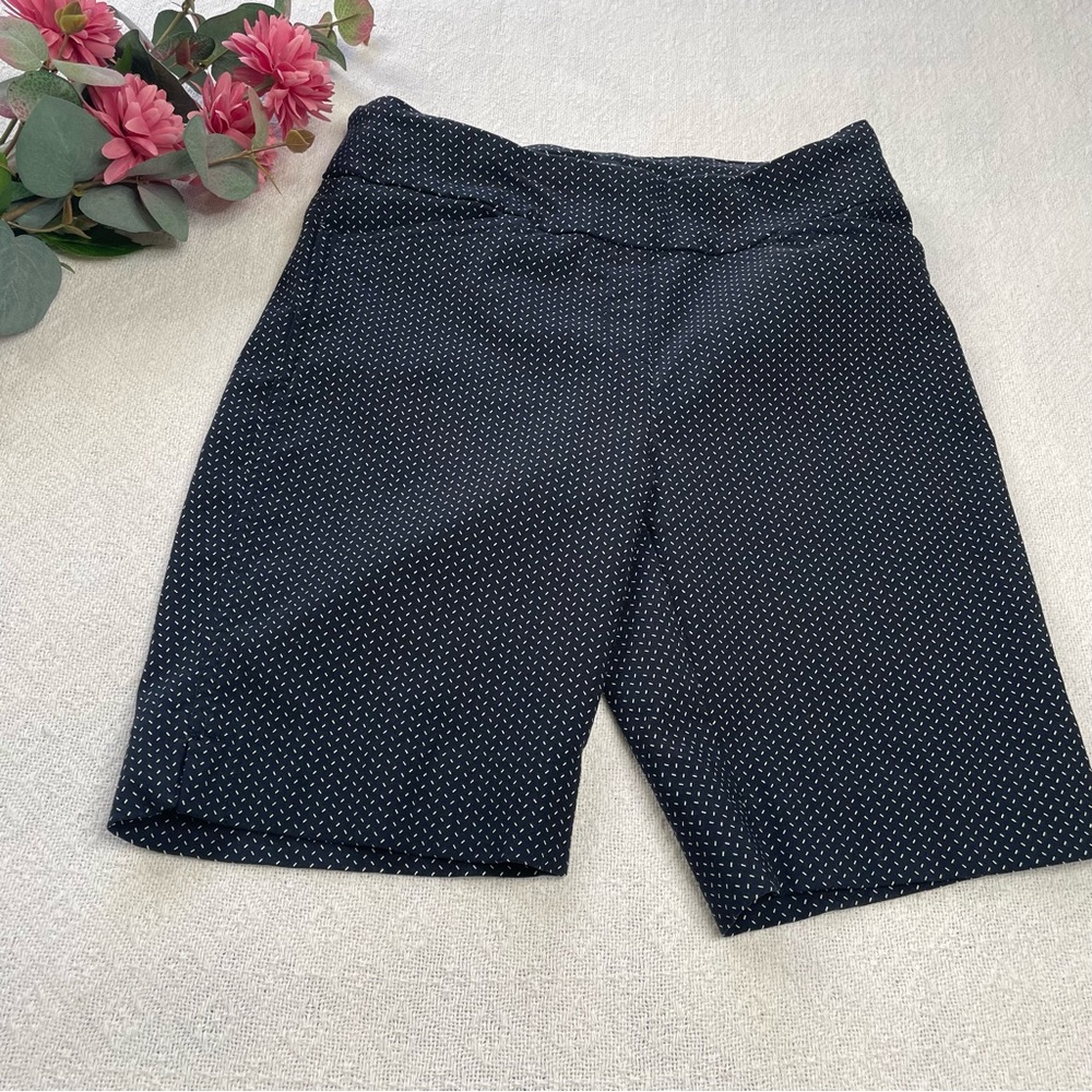 Hilary Radley Black and White Patterned Bermudas~ Size small‎ ~ Ready for Summer